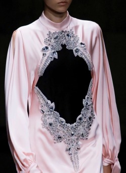 lefuckinsoleil:  monsieur-j:  Christopher Kane S/S 2018 Runway Details  A dress revealing your butt or boobs is nothing compared to a dress revealing THE INNER VOID™. 