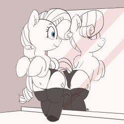 pabbley: Topic was - Mirrors! Rarara is making sure everything is fitting nice and snug :2c!  c: