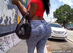 hdbangbros:  Big Black Booty From The D Gets