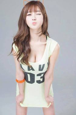 cosplayerworldbeauty: Cute and beautiful brunette Asian girl with a lovely face and eyes - Choi Seul Gi