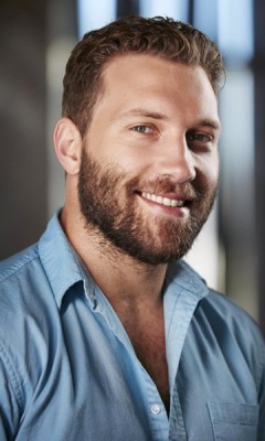 male-and-others-drugs:  Jai Courtney