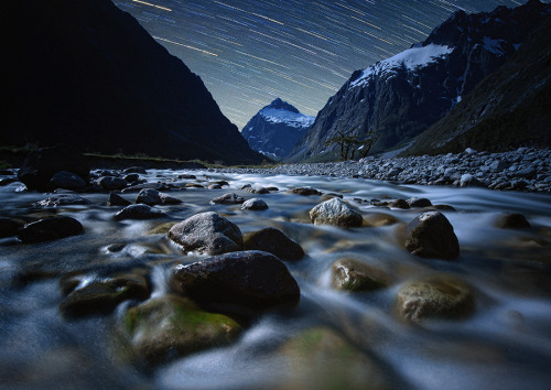 landscapelifescape:  Milford Sound, New Zealand  by Michaelthien  