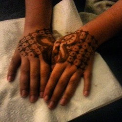 #henna #weddinghenna #flower #hibiscus #latticwork