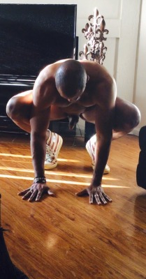 Nude yoga for ‘merica…