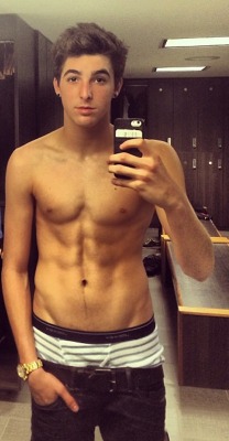 celebsaggers:  Jackson Guthy Sagging Striped Boxers More Pictures: http://celebsaggers.blogspot.co.uk/2013/12/jackson-guthy-sagging-striped-boxers.html 