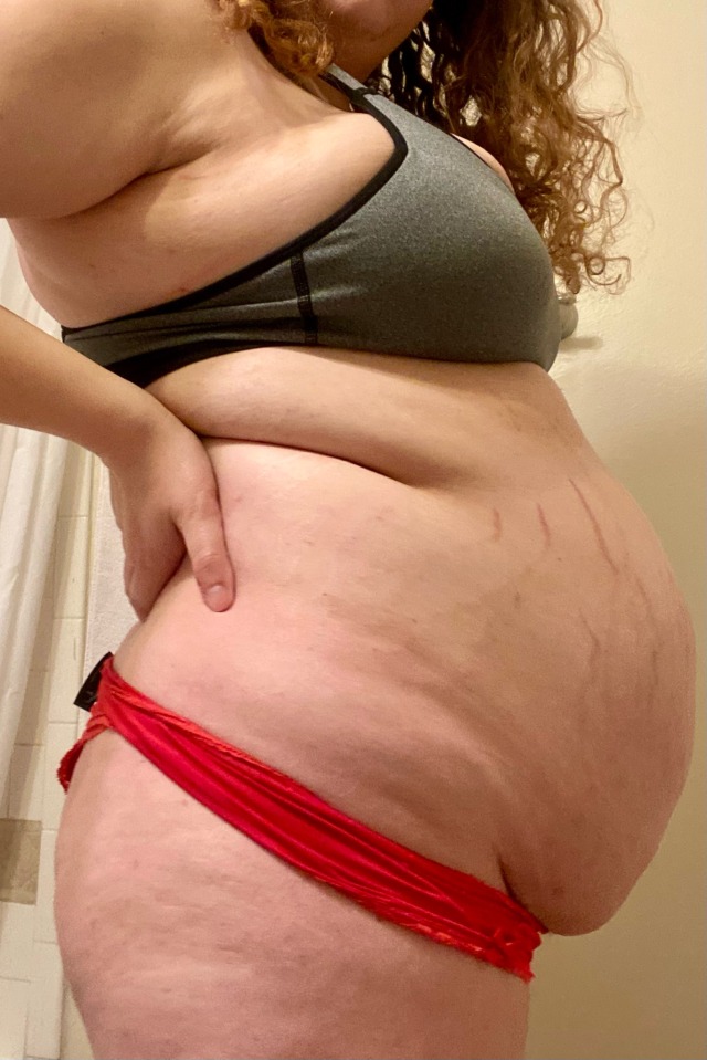 stuffedprincess:i’m blowing up so big 💕 i honestly don’t recognize myself anymore, my belly is so huge !!