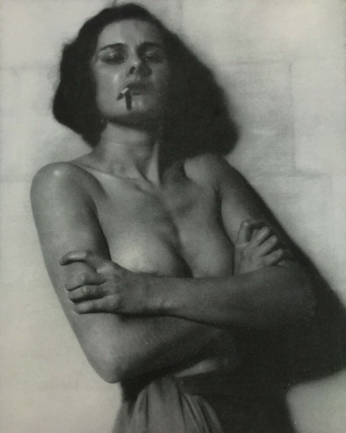 rivesveronique:    Striking nude “The Virago” 1932 by Harrogate photographer Ismay Taylor  