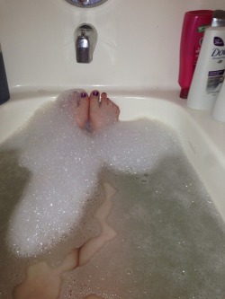 Mistressdee3468:  This Wee Bath Tub Makes Me Miss My Big Corner Garden Tub Every