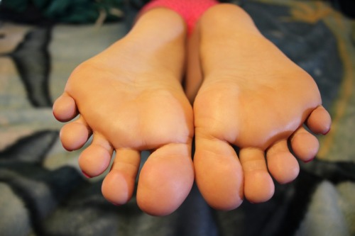 babydolls-feet:  Perfect soles   http://babydolls-feet.tumblr.com/