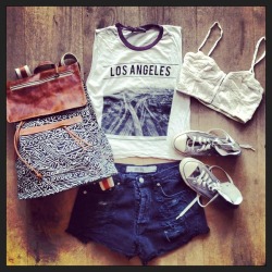 Clothes∞ / on We Heart It - http://weheartit.com/entry/64094738/via/glowinginthedarkness   Hearted from: http://m.pinterest.com/pin/544794886143892754/