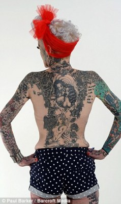 thee-fuckk:  donatellaluvsguccie:  littlecatlady:  &ldquo;how are you going to look with all those tattoos when you’re old??&rdquo; rad as hell  fuck yes  That old man is like “damn look at her”