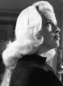 Oldhollywood-Glamour: Diana Dors In Yield To The Night (1956)