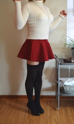 prettylillycd: Skater Skirt and Stockings I saw a similar outfit recently that I really wanted to try. I do want to try this again with full makeup and let some wrinkles relax in the skirt from shipping, but I felt very, very sexy! ;)  feel your beauty