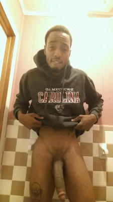 bttm123:  trinidad919:  j-doeordie:  kiddholywood:  i tryin to be at cousin house too 😫  😩😍  Damnnnn…. ❤ The Sexy SC Gamecock 🍆  I love niggas with big dicks