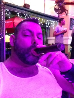 BIG Cigars, BIG Pipes.