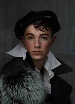 ganymedesrocks:  justdropithere:  Will Wadhams by Albert Watson - Vogue Japan, Sep 2016   Fashion and Internationalism where is treated in such light that it almost looks as if it was Fine Art Portraiture.  Remarkable! 