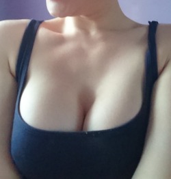 geeky-freaky:  Tits in. Tits out.