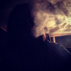 Smoking some hookah, chillen #hookah #morjancrew #friends #smoke #beerpong #chillen