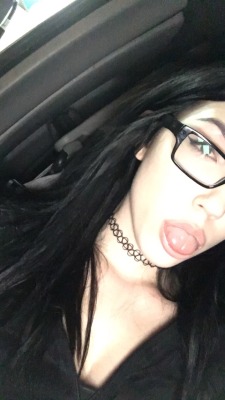 blackhairporcelainskin:  If this isnt sexy idk what is 