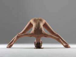 Nude YogaÂ   girlsdoingyoga:  pansexualporno:  Naked Yoga tumblr batch upload bloadr.com (FB)  . 