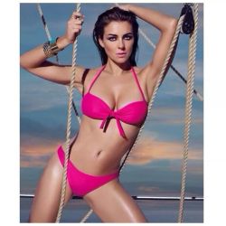 sexyelizabethhurley:  Elizabeth Hurley gorgeous in a pink bikini