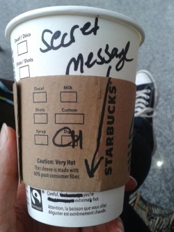migrated:  cuntifornias:  cuntly:  infinita-excelsum:  n-i-c-k-s:  Flirting at Starbucks  Lol   Ugh  omg  am i the only one that thinks people buy the coffee, bring a sharpie with them and write it on the cup after they bought it 