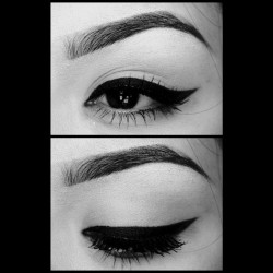 I melt when I see girls wearing their eye make up like this!!!!!!!!