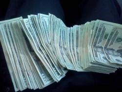 I Wonder Why People Feel The Need To Take Photos Of $ Like They&Amp;Rsquo;Ve Never