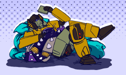 chibiveneficus:  Bob seems like the kind of pet that likes to curl up on Sunstreaker except he’s too big to fit all the way :&gt; 