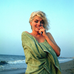 suqarkane-deactivated20151012:  Marilyn Monroe photographed by George Barris, 1962. 