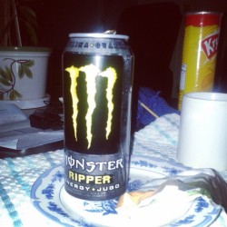 #monster #ripper #energy #jugo #bebida #energetica #yica #nochedepelicula