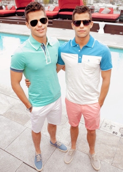 brentwalker092:  The half-straight/half-gay Teen Wolf twins—but which one’s who? :) 