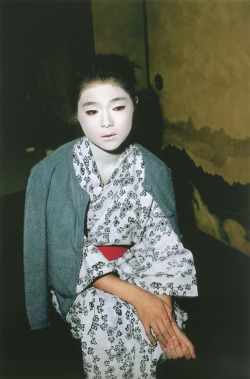 japan-photo:  Shomei Tomatsu (1930-2012)Jidai Matsuri (Festival of the Ages), 1983©Shomei Tomatsu, courtesy Galerie Priska Pasquer 