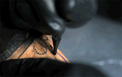gimmeahailsatan:  Tattoo needle slow motion.