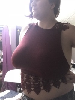 hearbeedraggins:  Check it out, I made a top.