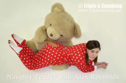 That time I wore Rosaleen Young’s pajamas and got spanked by a bear :3 