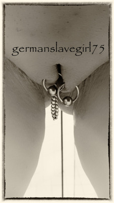 german-slave-girl75:  heutiges Beckenbodentraining mit Edelstahlliebeskugeln 4cm im Durchmesser und    ca. 520g schwer 