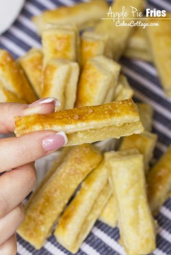 craving-nomz:  Apple Pie Fries