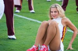 uscsongpantyhose:  USC cheerleader sitting