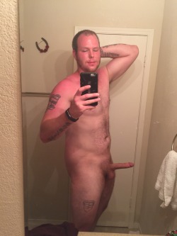 paloer:  This guy has such a nice and big and thick cock! I didn’t believe that’s his cock at the very beginning until he shows me the full front! Btw, he has a girl friend, and he still sexts with me. Such a bad guy, but I like it a lot! 