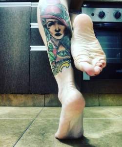 feet-lover86:  What a Delicious Beauty  I love these #sexywrinkles  Model: @bitter_galle  👣✨🌟❤👃✌😘🌟 #Sweetfeetsexysoles #footmodel #footgoddess #fetishmodel #footqueen #inkedbabes #inkedgirls #inkedbeauty #girlwithtattoos #instabeauty