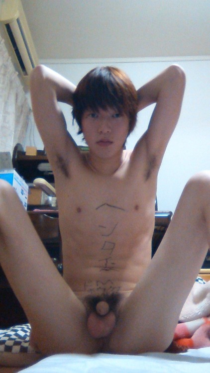 Porn photo east-asia-guys:  Wow. This young guy sure