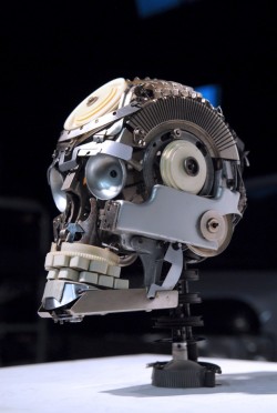 Youdidwhatnow:   Jeremy Mayer’s Skull Made From Vintage Typewriter Parts. 