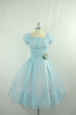 babyhearted:  babyhearted:1950s Wedding Dress Source 