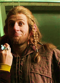 outosumi:  for-fili:  Dean O’gorman　The Hobbit first shot   My blog can be all about Fili reposts alright?   I love filis little tashdanglies and his beautiful face.