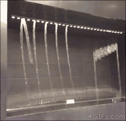number1gentlemen:  4gifs:  Waterfall fountain at Osaka station. [video]  私は日本に戻りたい。=_=