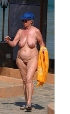 fat-naked-old-grannies:  Flabby granny looks