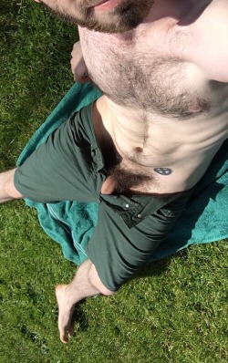 alanh-me:  164k+ follow all things gay, naturist and “eye catching”     Sexy!