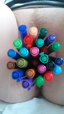 gamingqeen:25 markers inside of me :) can’t wait to expand that number!!! Still have to work on my gape ;)  Love the way your pussy looks crinkled after being stuffed with all those pens. Shows how much pressure there was. 