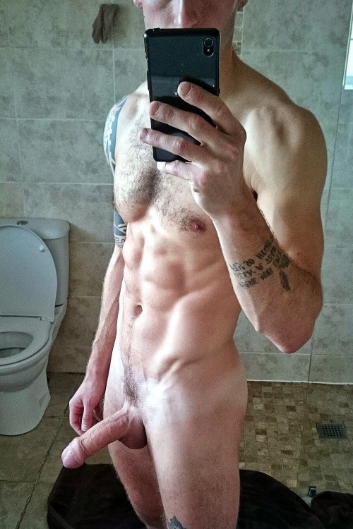 relads:  brainjock:  Livin’ that vain Buff Bro life!  26 yo str8bro from England. He’s seriously sexy, but a little bit of a wanker…..he’s rude, obsessed with fake breasts and addicted to Bang Bros porn….I’m pretty sure that means he would